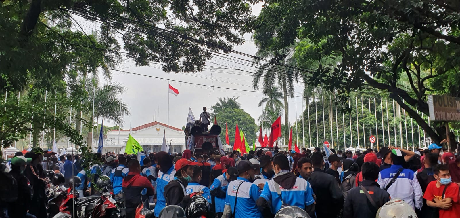 Ketua Aliansi BBM : Reward dan Punishment Kepada Gubernur Terkait SK UMK 2022 Perlu Kita Gaungkan