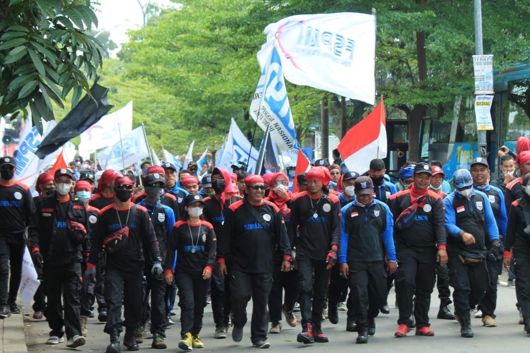 Ribuan Buruh Cianjur Kembali Menggelar Aksi Ke Bandung