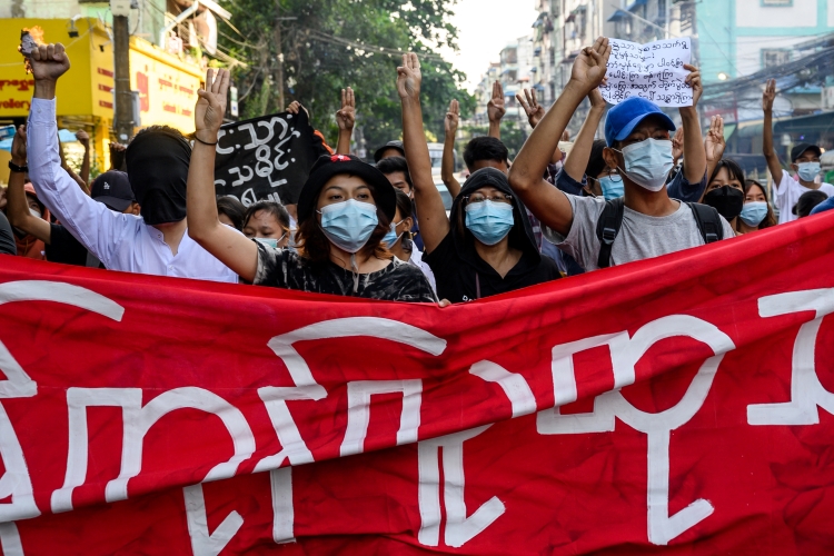 Aksi penolkan rezim militer Myanmar ( foto : ITUC)