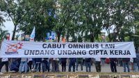 FSPMI dan Partai Buruh Batam Gelar Aksi Unjuk Rasa, Tolak Omnibus Law FSPMI dan Partai Buruh Batam Gelar Aksi Unjuk Rasa, Tolak Omnibus Law