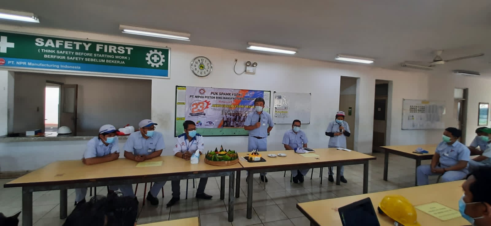 HUT FSPMI Ke-23, PUK SPAMK FSPMI PT. NPMI Rayakan Bersama Presiden Direktur