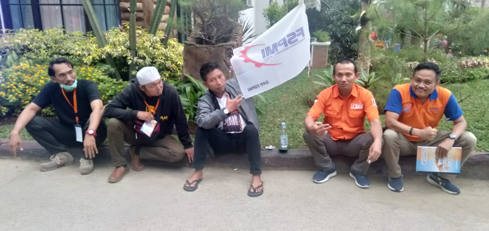 Antusias Pimpinan FSPMI Bekasi Hadiri Rapimnas di Bogor