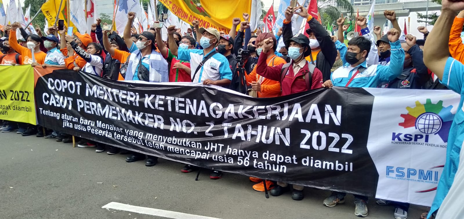 Lupakan Cokelat, Lupakan Bunga, Menaker Beri Kado Valentine Pahit Bagi Buruh