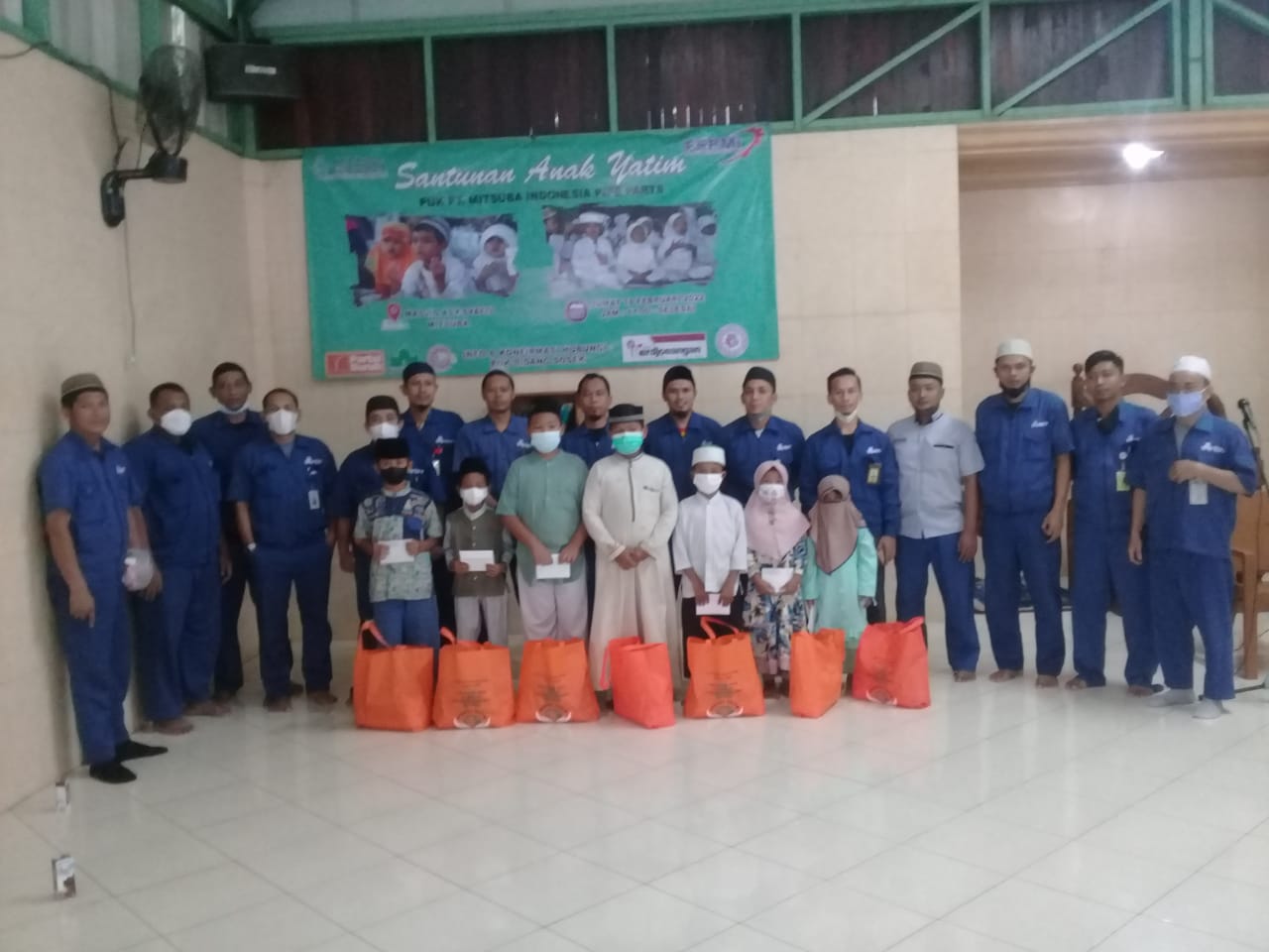 PUK SPAMK FSPMI PT. Mitsuba Indonesia Pipe Part Berikan Bantuan Paket Santunan Anak Yatim