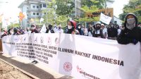 Buruh Batam Datangi Gubernur Kepri Menyampaikan 5 Tuntutan Buruh Batam Datangi Gubernur Kepri Menyampaikan 5 Tuntutan
