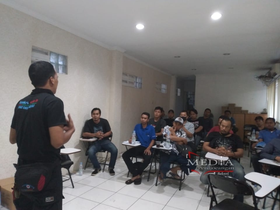 Antusias Anggota PUK SPL FSPMI PT. Hikari Ikuti Sosialisasi BPJS Kesehatan Bersama Jamkeswatch