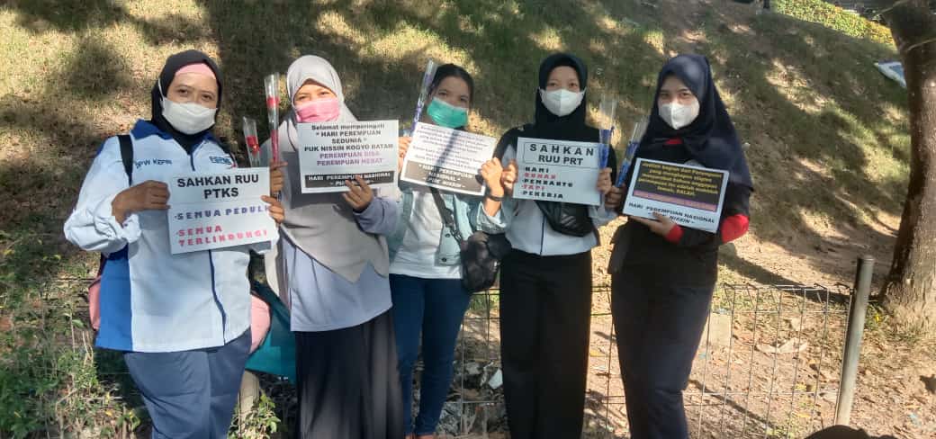 Puisi : Selembut Sutra Sekokoh Karang