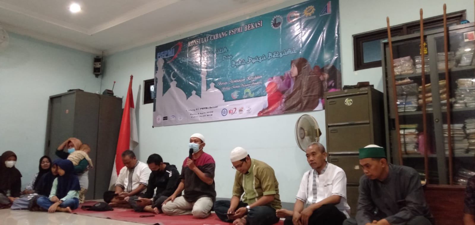 Santunan 1000 Anak Yatim FSPMI Bekasi, Ustadz Al Ghoby : Dua Golongan orang Yang Harus Kita Iri
