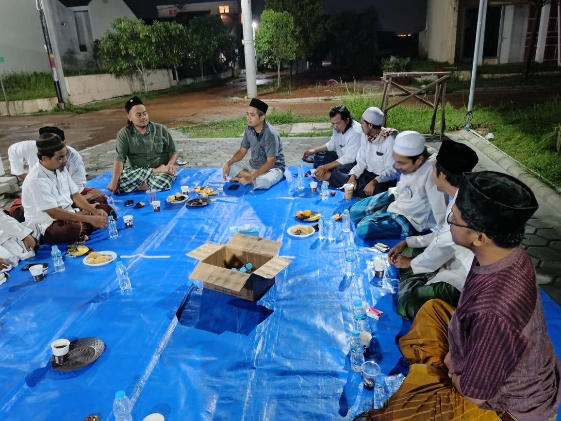 Perkuat Silahturahmi Antar Warga, Pengurus RW Permata Cikarang Selatan Lakukan Safari Ramadhan