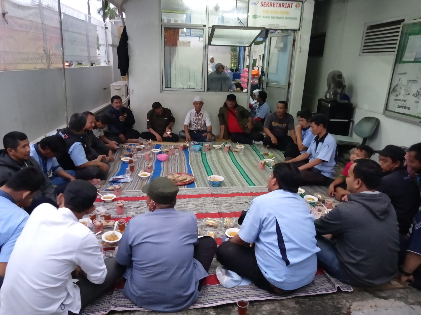 Dihadiri Pimpinan Cabang, PUK SPEE FSPMI PT. Patco Adakan Buka Puasa Bersama