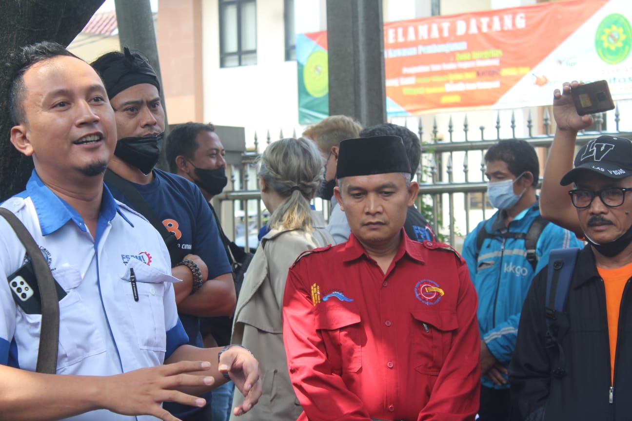 FSPMI Serahkan 16 Bukti Gugatan SK UMK Gubernur Jawa Barat Tahun 2022