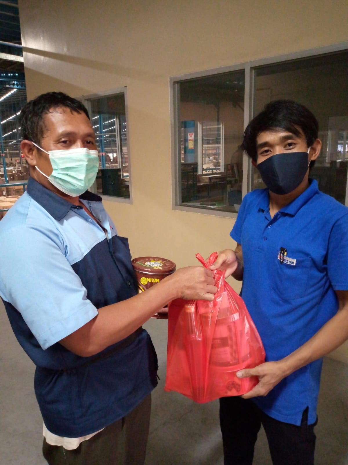 PUK SPAI FSPMI PT. Tristar Bagikan Bingkisan Lebaran Untuk Anggotanya