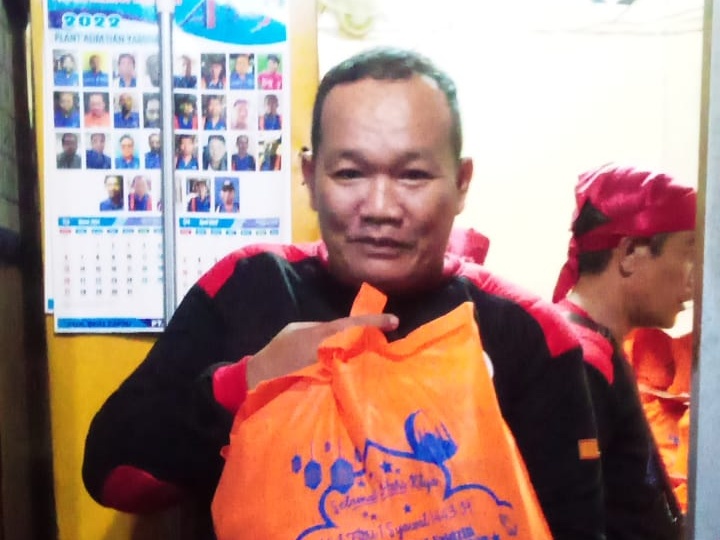 Serikat Pekerja FSPMI PT. TTNT Bagikan Parcel Lebaran untuk Anggotanya