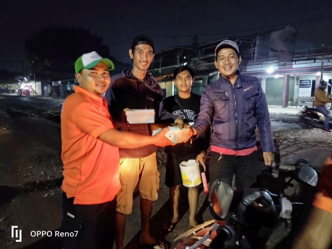 YDPA Bogor Adakan Sahur on the Road, Bagikan Nasi Kotak Saat Dini Hari