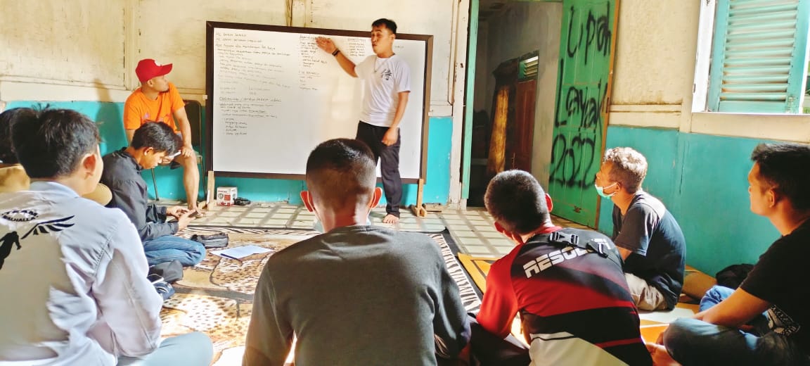 Pola Diskusi Diterapkan Dalam Pendidikan Dasar PUK SPAI FSPMI PT. Sadikun Grup