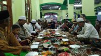 DKM Jami’ Al Maunah & RW 08 Asri Pratama Kolaborasi Laksanakan Ifthor Jama’i