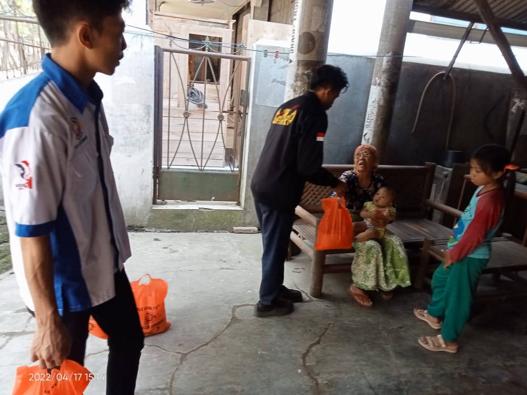 PUK SPAMK FSPMI Hi-Lex Cirebon Kembali Lakukan Berbagi Takjil