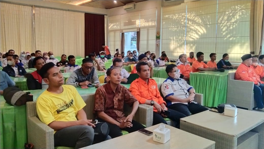 Buka Bersama KC FSPMI Pasuruan Raya Diisi dengan Rapat Koordinasi dan Konsolidasi