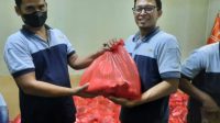 PUK SPAI FSPMI PT. CAHAYA PRIMA SENTOSA Bagikan Paket Bingkisan Lebaran untuk Anggotanya