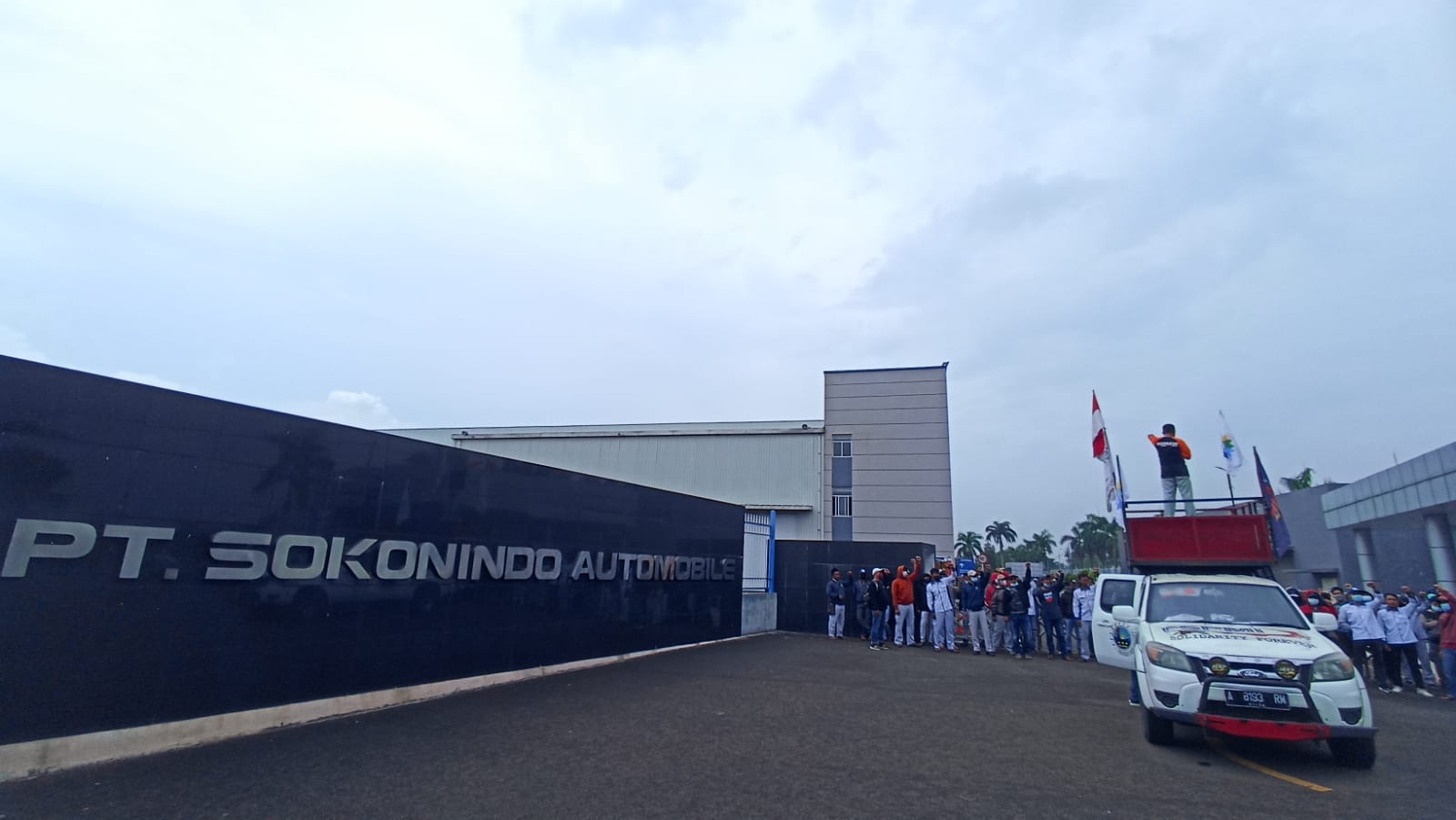 Belum Sepakat Soal PHK Karyawan DFSK, FSPMI Kembali Gelar Aksi