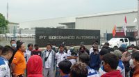 Pekerja PT Sokonindo Automobile Yang Di PHK Mencoba Kembalikan Uang Pesangon