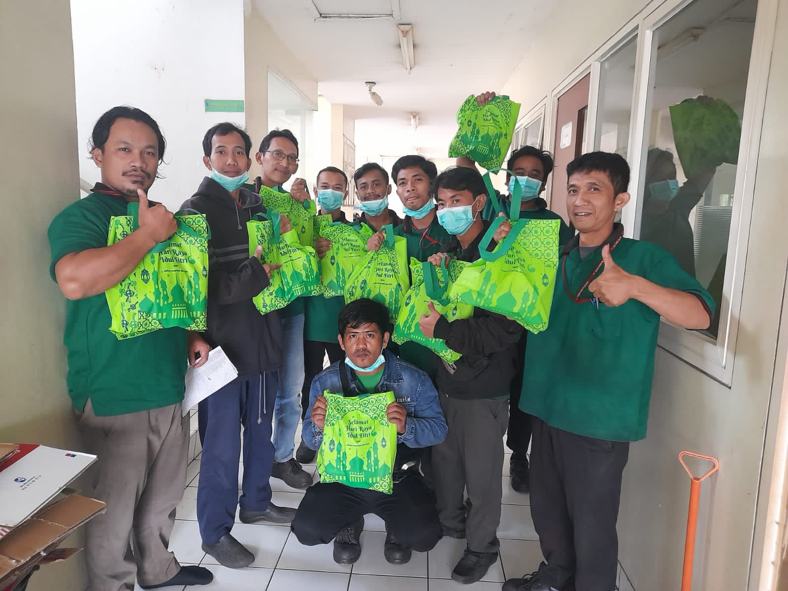 PUK SPL FSPMİ PT. Indo Kida Plating Bagikan Bingkisan Lebaran untuk Anggota