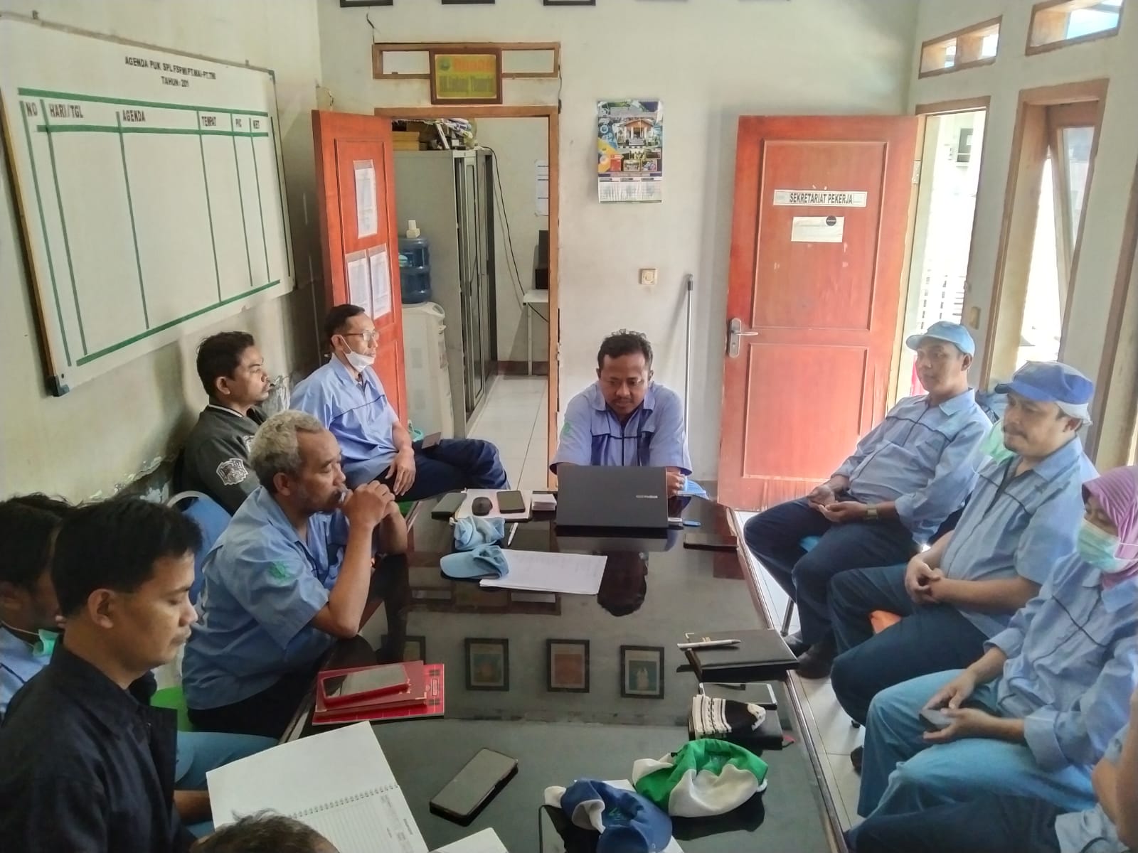 PUK SPL FSPMI PT. Marsol Abadi Indonesia Sempatkan Ratin Pengurus Sebelum Libur Lebaran