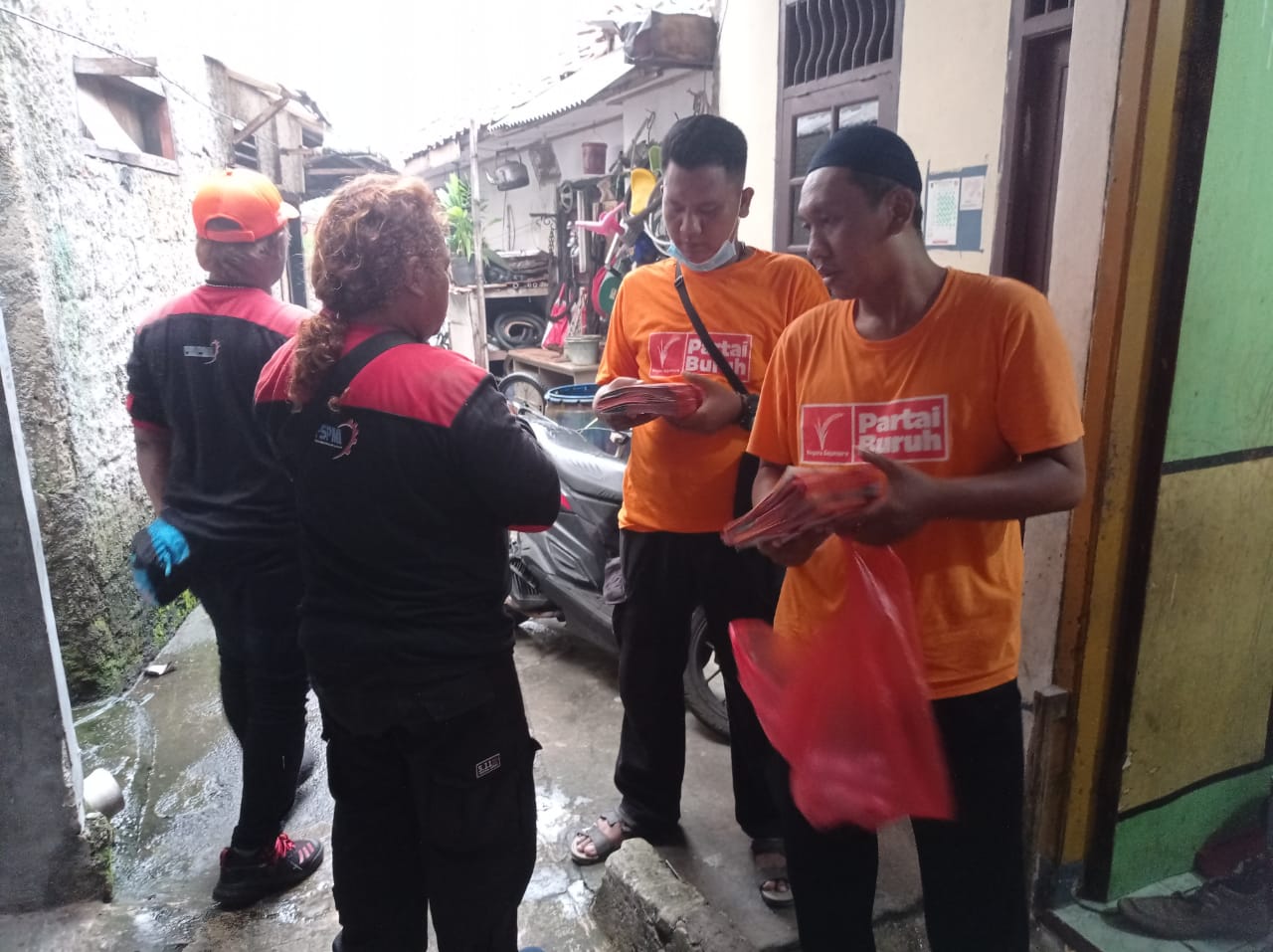 Serbu Jati Padang, Garda Metal DKI Melakukan Operasi di Kampung Kampung