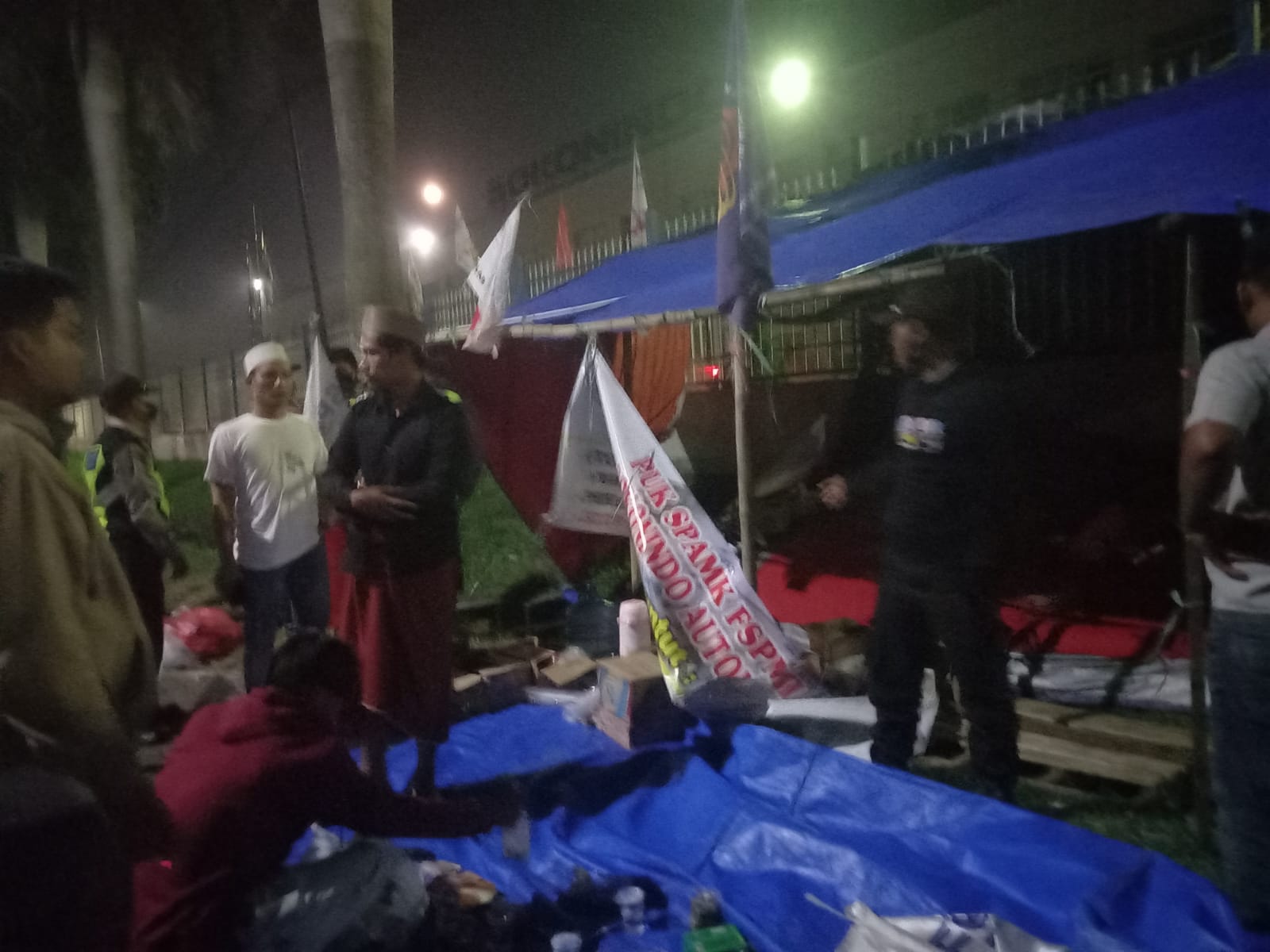 Pembongkaran Paksa Tenda Perjuangan Korban PHK Sepihak PT Sokonindo Automobile Kembali Terjadi