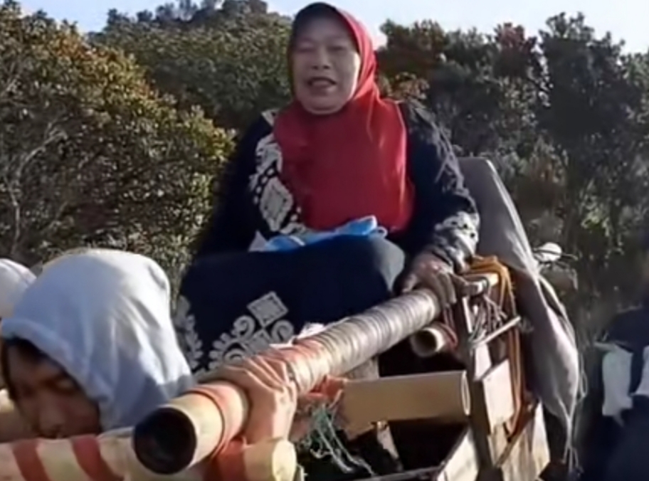 Mudik Lebaran Ala Mbok Yem, Penjual Pecel di Puncak Gunung Lawu