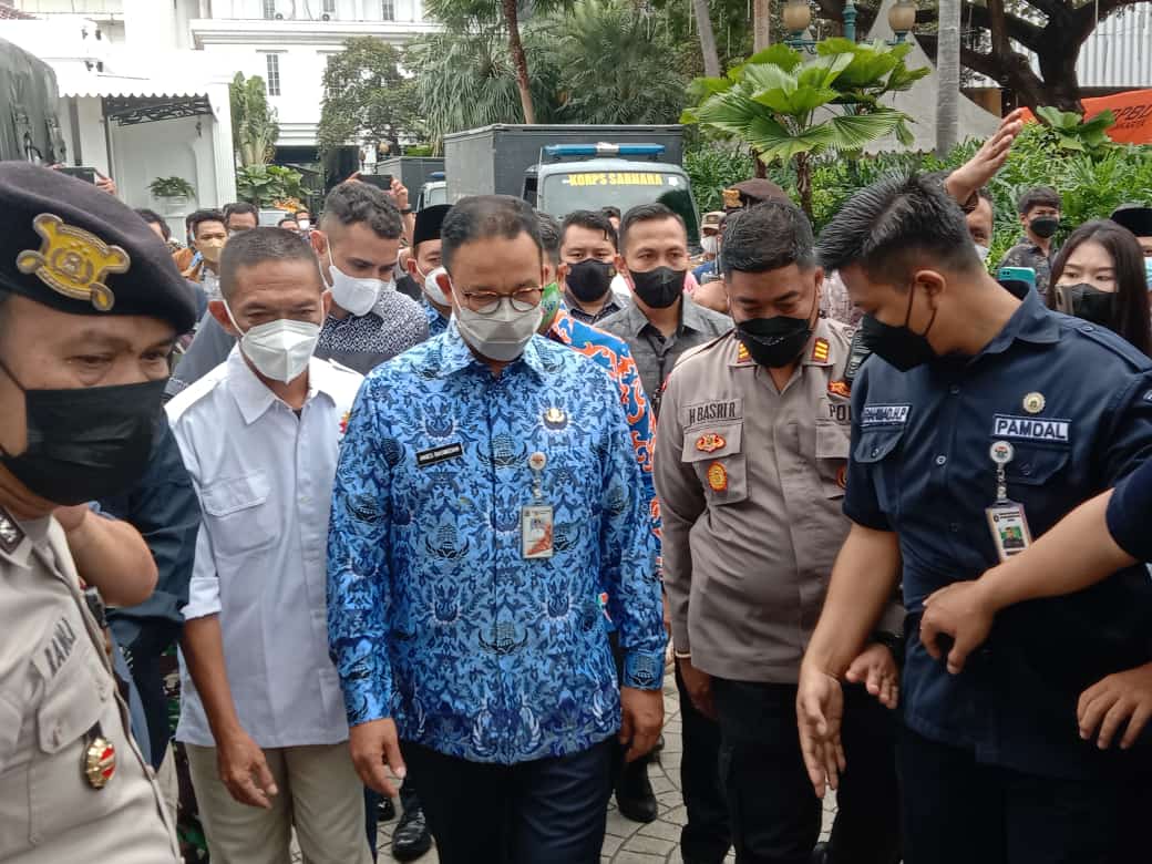 Koalisi Buruh Jakarta : Selamat Ulang Tahun Pak Anies