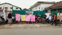 4 Tahun di Rumahkan, Upah Tidak Sesuai, Buruh PT. NJP Gelar Aksi Mogok Kerja 4 Tahun di Rumahkan, Upah Tidak Sesuai, Buruh PT. NJP Gelar Aksi Mogok Kerja