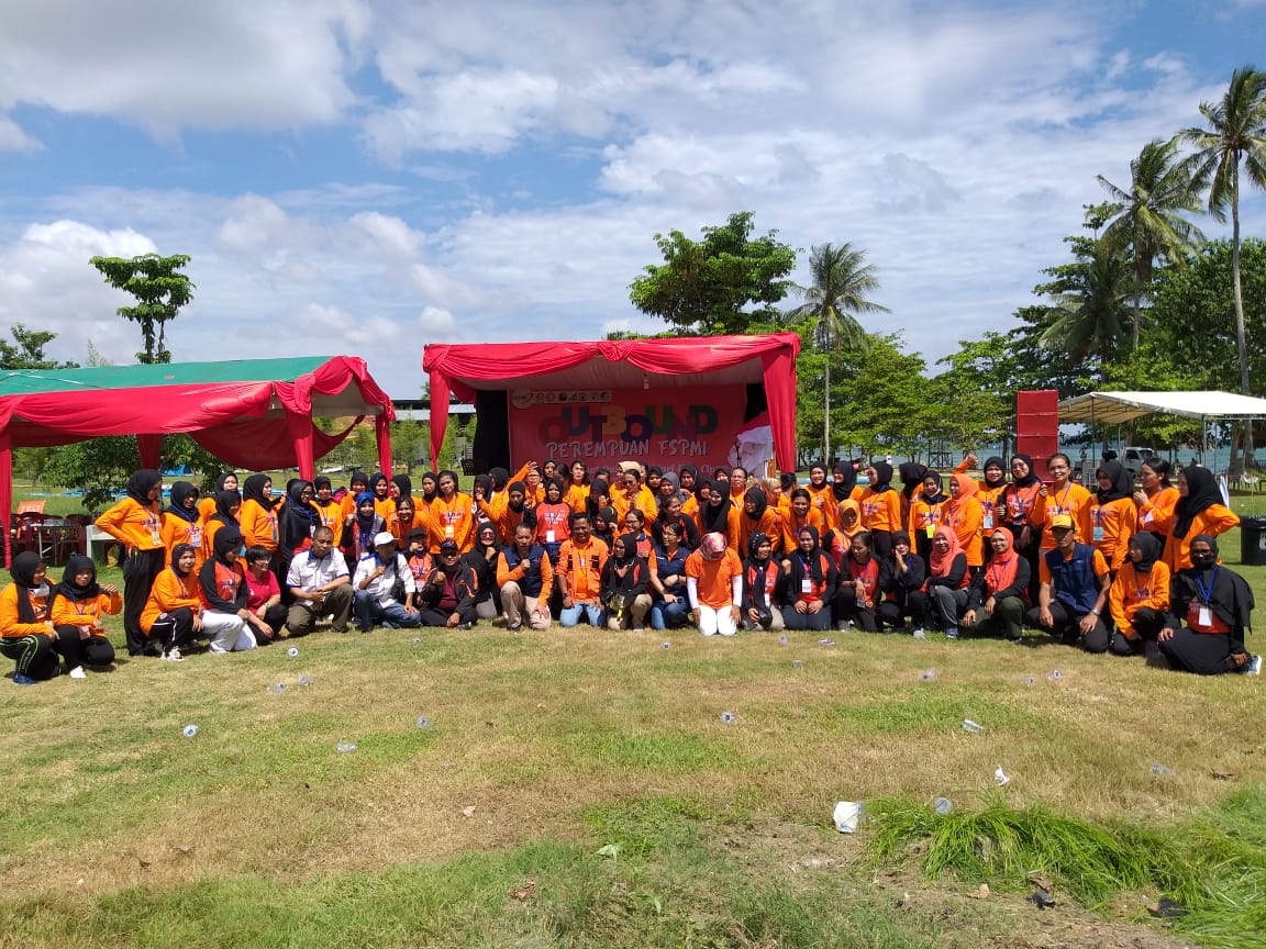 KC FSPMI Batam Adakan Outbond Perempuan