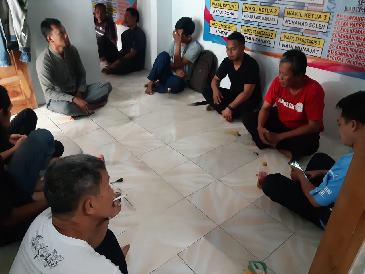 Rapat Perdana Pimpinan Cabang SPEE FSPMI Serang Pasca Lebaran