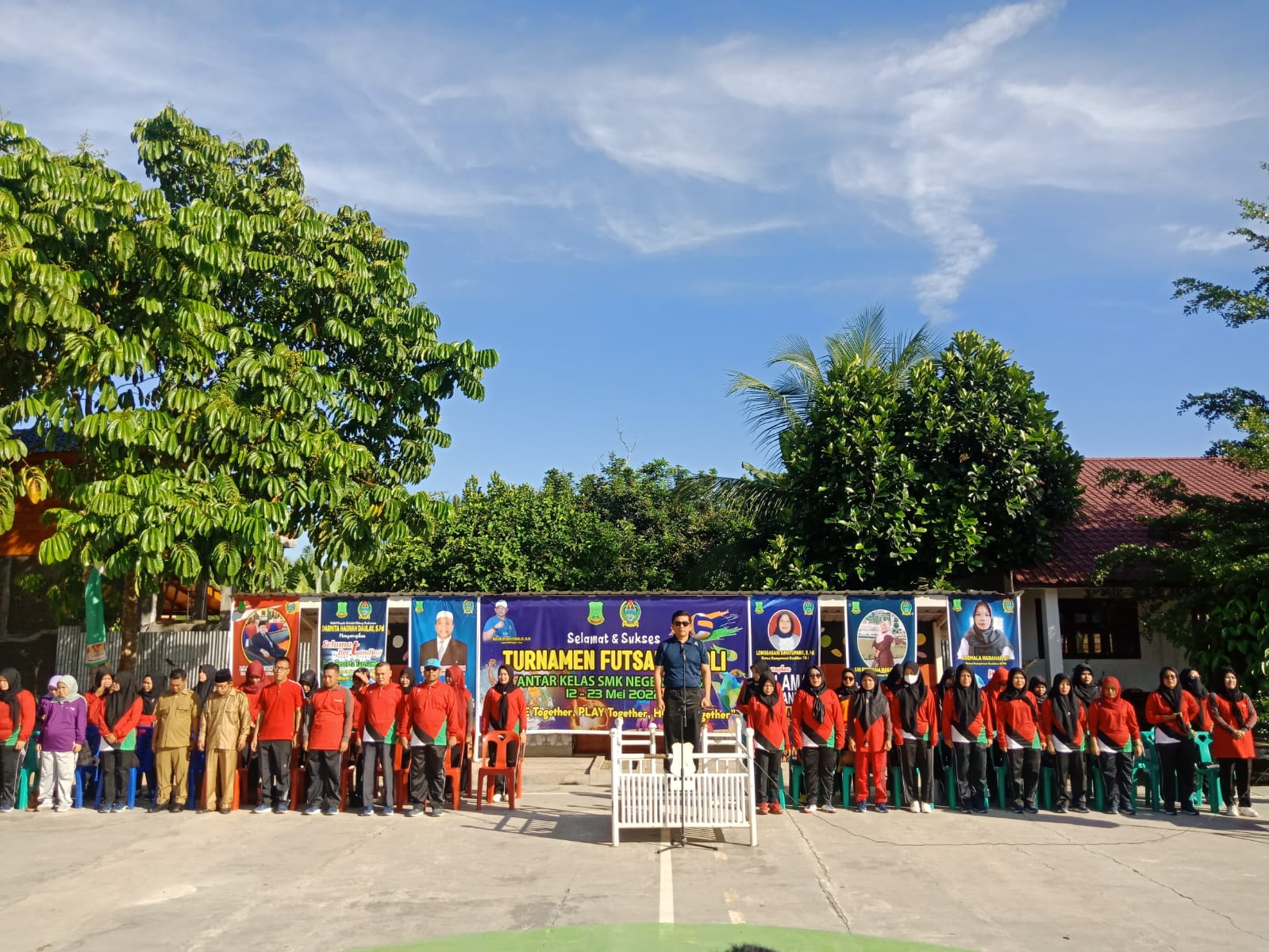 SMKN 1 Sosa Gelar Turnamen Futsal dan Volli Antar Kelas