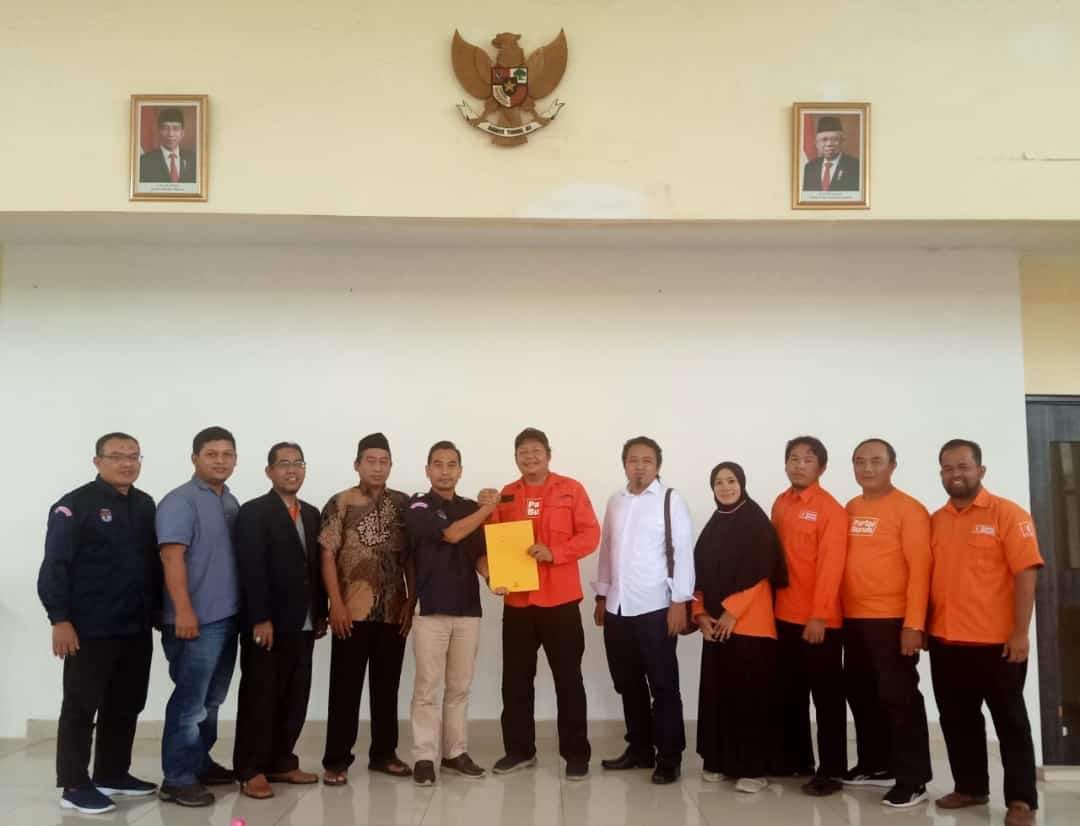 Serahkan Dokumen Kepengurusan, Exco Partai Buruh Kabupaten Bekasi Sambangi KPUD