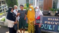Jemput Pasien ODGJ ke Rumah Sakit Jiwa, Bidan Ipah DP Rela Tunda Waktu Liburan dengan Keluarga Jemput Pasien ODGJ ke Rumah Sakit Jiwa, Bidan Ipah DP Rela Tunda Waktu Liburan dengan Keluarga