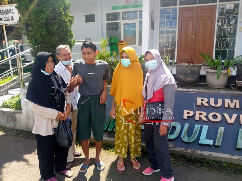 Jemput Pasien ODGJ ke Rumah Sakit Jiwa, Bidan Ipah DP Rela Tunda Waktu Liburan dengan Keluarga