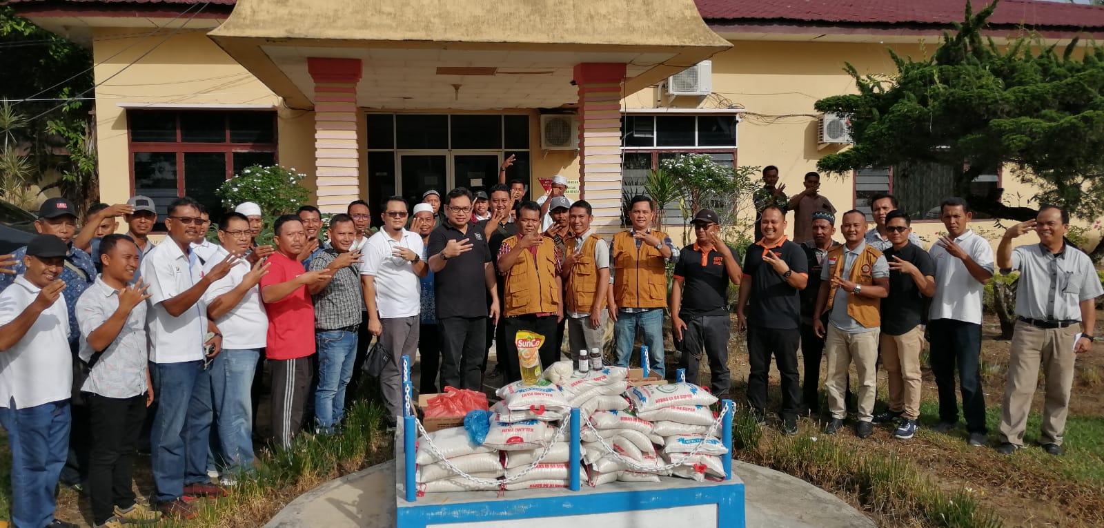 Karyawan PTPN III (Persero) KRPPT Berbagi Rezeki kepada Fakir Miskin