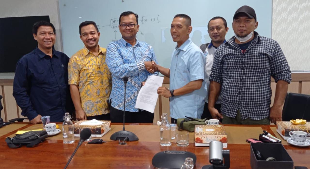 Buruh Geruduk Kantor Pusat PT. Transportasi Jakarta di Cawang, ini Hasilnya