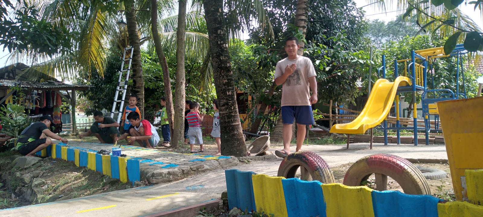 RT 002 BLOK B Mega Regency Kelola RTH Menjadi Taman Bermain Anak