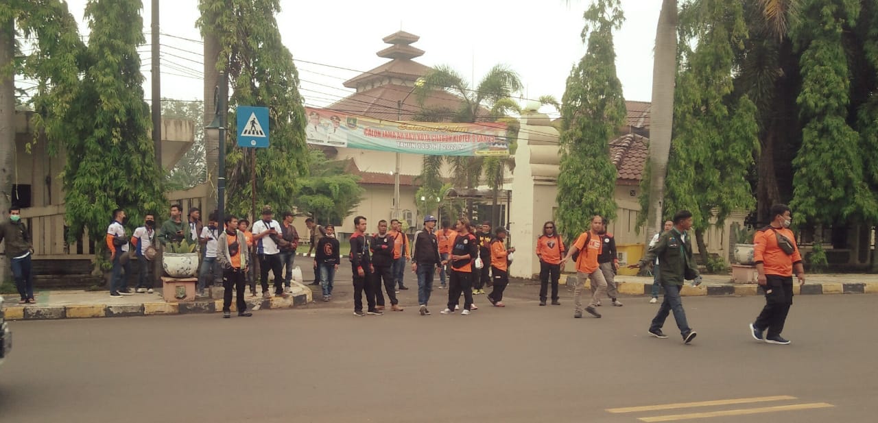 Hari Ini, Ratusan Buruh Kota Baja Bertolak ke DPR-RI