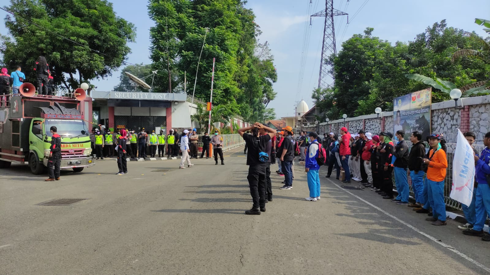 Tidak Ingin Anggotanya Di PHK, FSPMI Kabupaten Purwakarta Geruduk Pabrik Indo Bharat Rayon