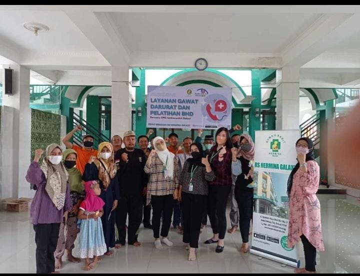 Bekerja Sama dengan RS Hermina, Jamkeswatch Kota Bekasi Cek Kondisi Kesehatan Masyarakat