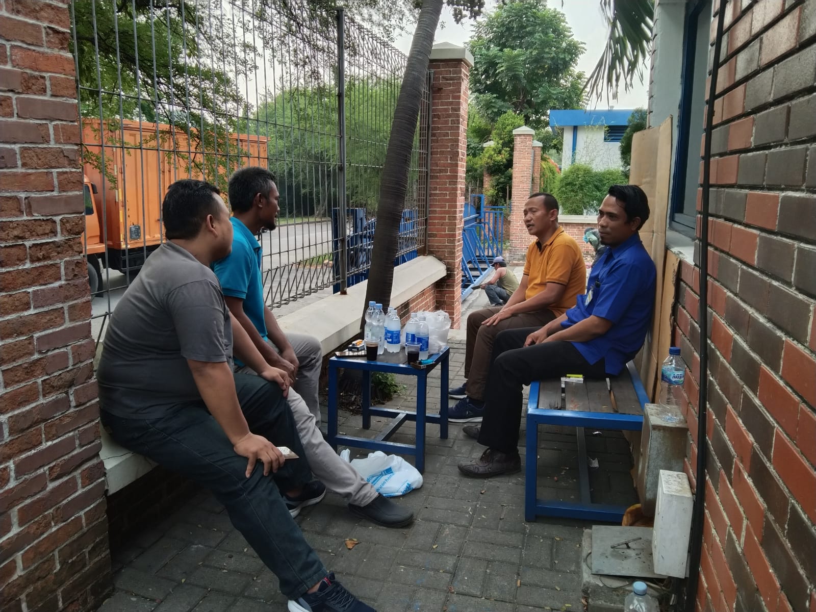 Cek Kondisi Upah dan Hubungan Industrial, Ketua PC SPL FSPMI Bekasi Temui Ketua PUK Colorobia Indonesia