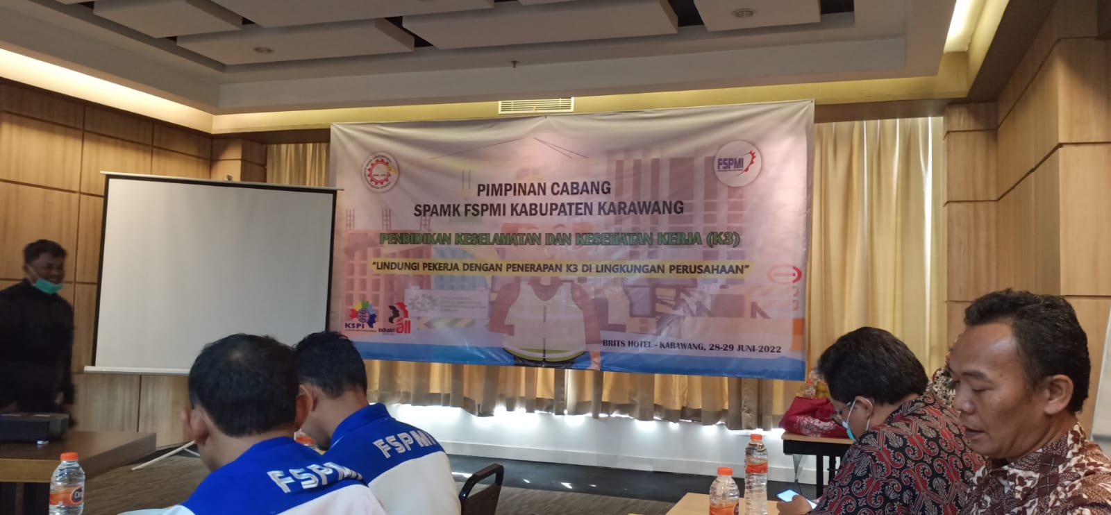 Meningkatkan Pengetahuan K3 Untuk Lindungi Pekerja Dengan Keselamatan dan Kesehatan Kerja