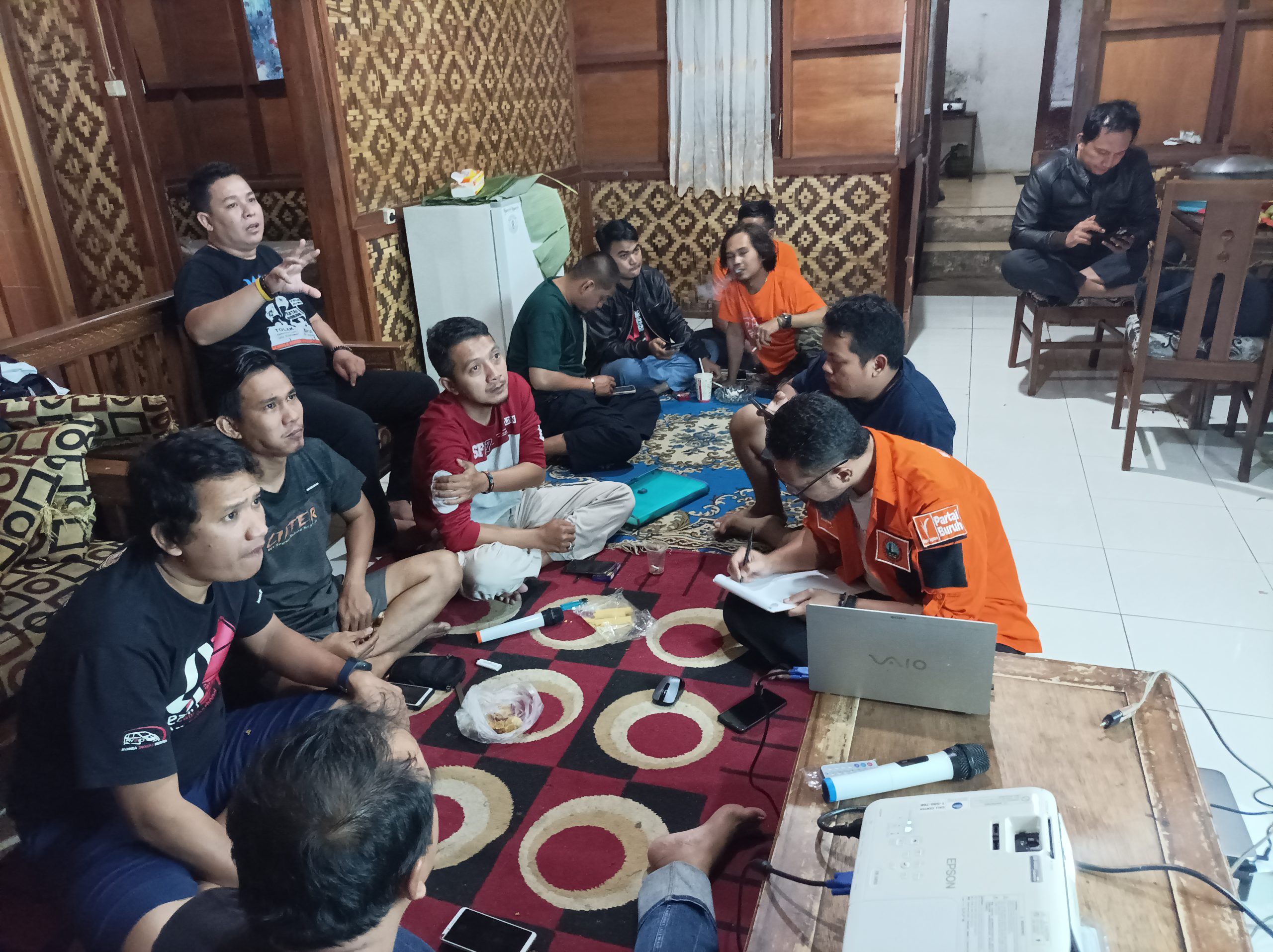 Bahas Laporan Organisasi dan Pra Rakercab, PC Logam Karawang Adakan Ratin di Luar Kota