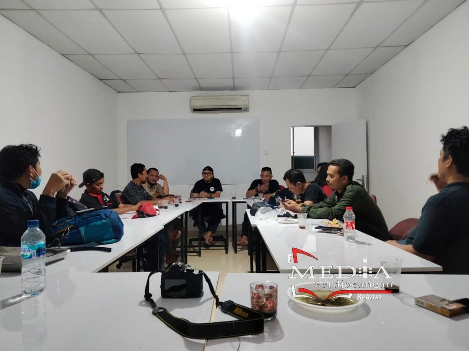 Rapat Bidang Pendidikan Jamkeswatch Kabupaten Bekasi, Kumpulkan Data Relawan