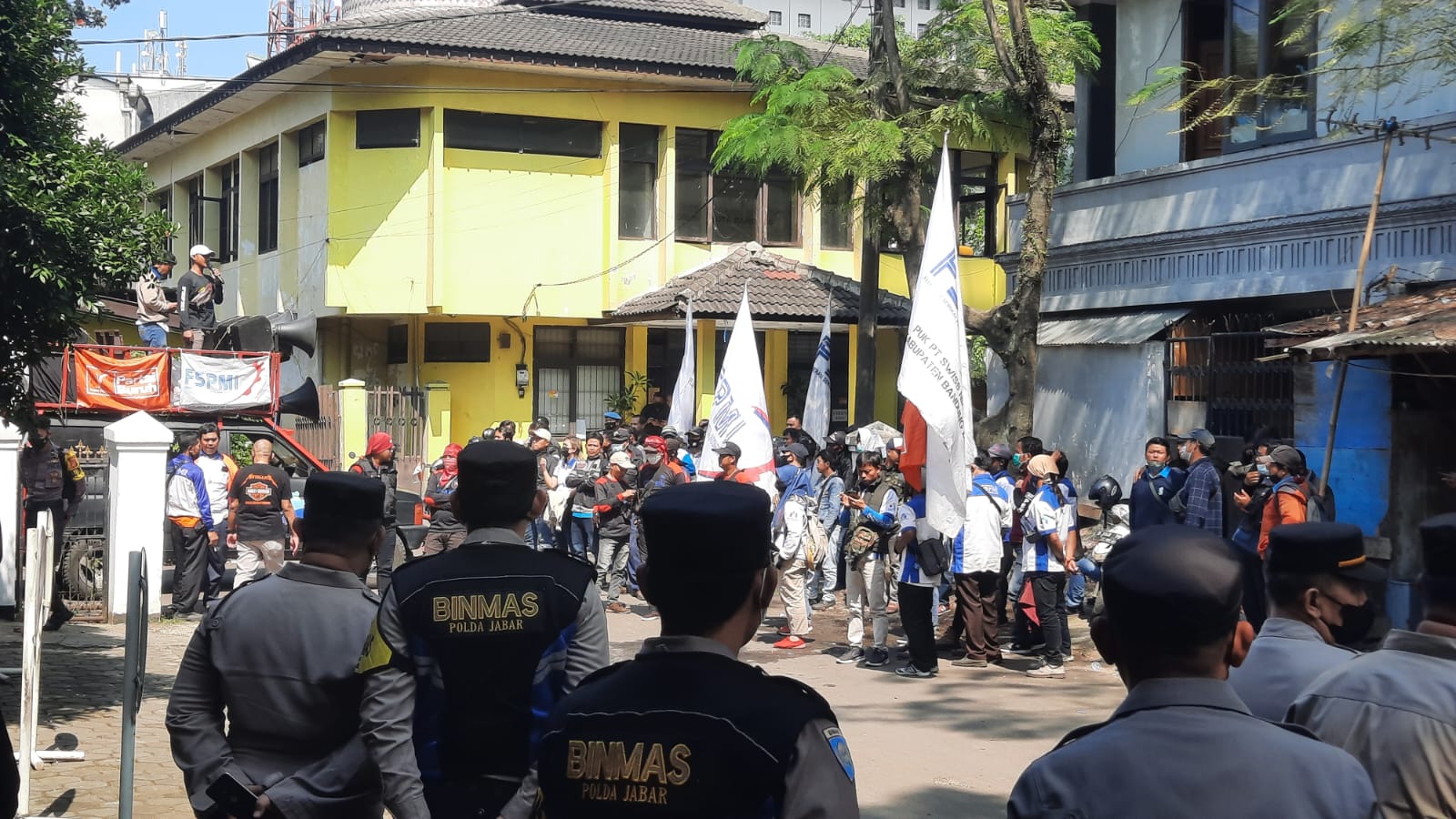 Terkait Pekerja OS PLN, FSPMI Bandung Raya Sambangi Disnaker Kota Bandung