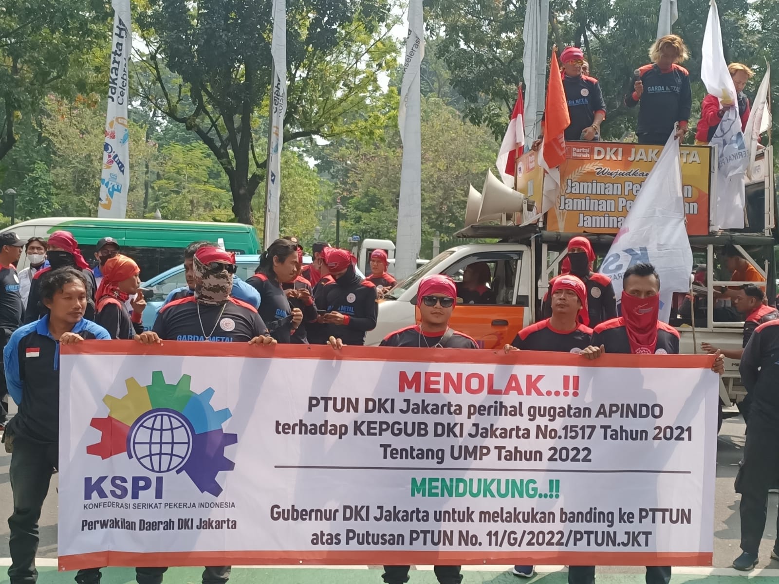 Tolak Putusan PTUN, Buruh Demo Minta Anies Ajukan Banding